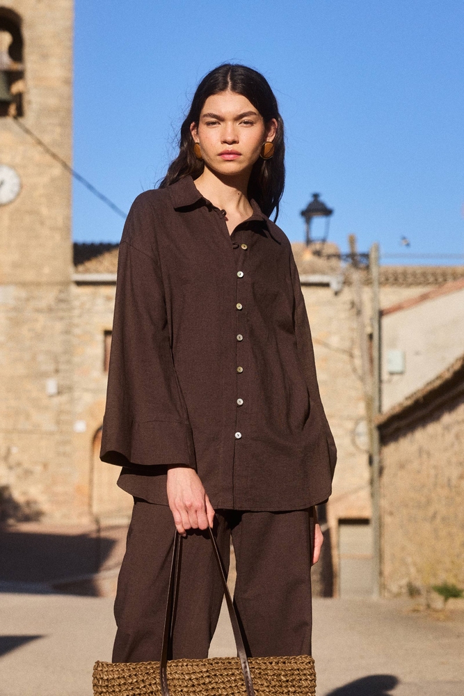 BE BLUE - ACI KAHVE SEDEF DÜĞMELİ PAMUK KETEN GÖMLEK