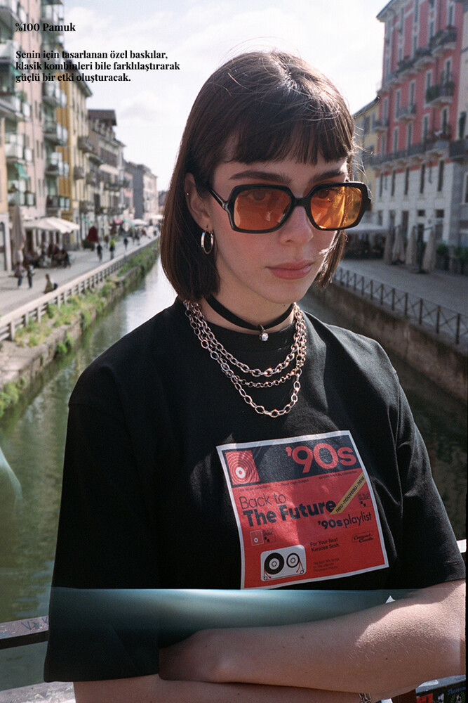 BE BLUE - BACK TO THE FUTURE T-SHIRT