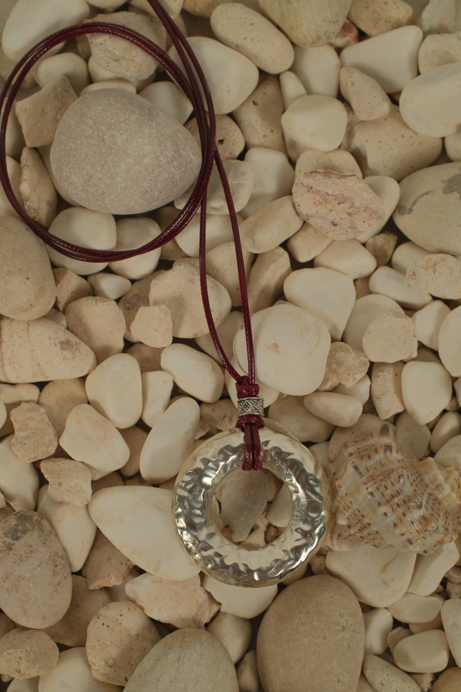 BE BLUE - GÜMÜŞ DETAYLI BORDO İPLİ KOLYE