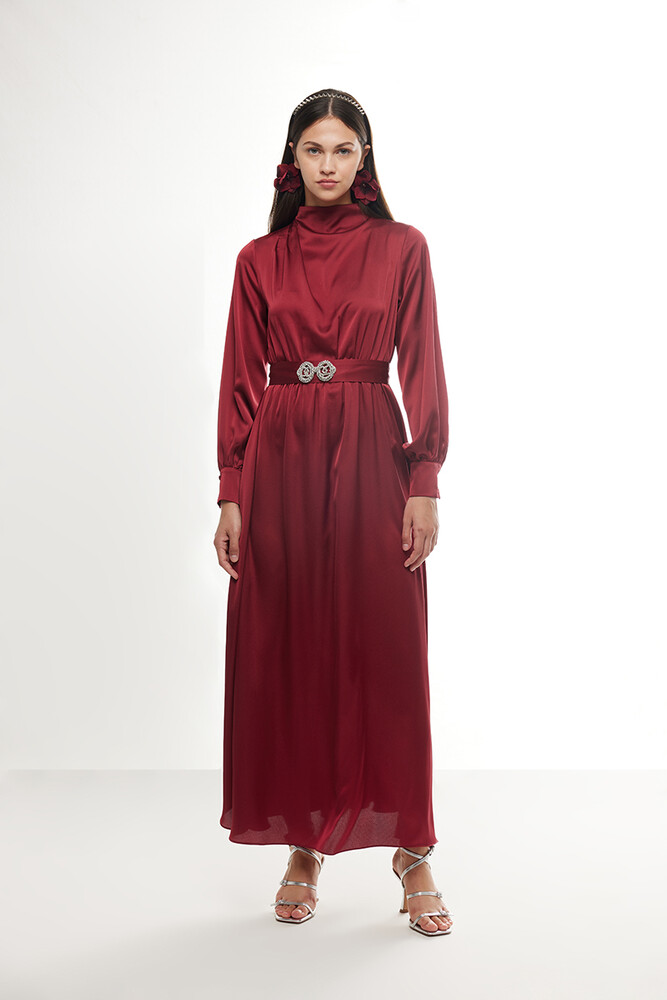 BE BLUE - BORDO TAŞLI SATEN ELBİSE