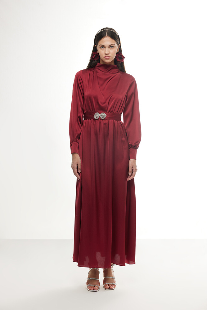 BE BLUE - BORDO TAŞLI SATEN ELBİSE