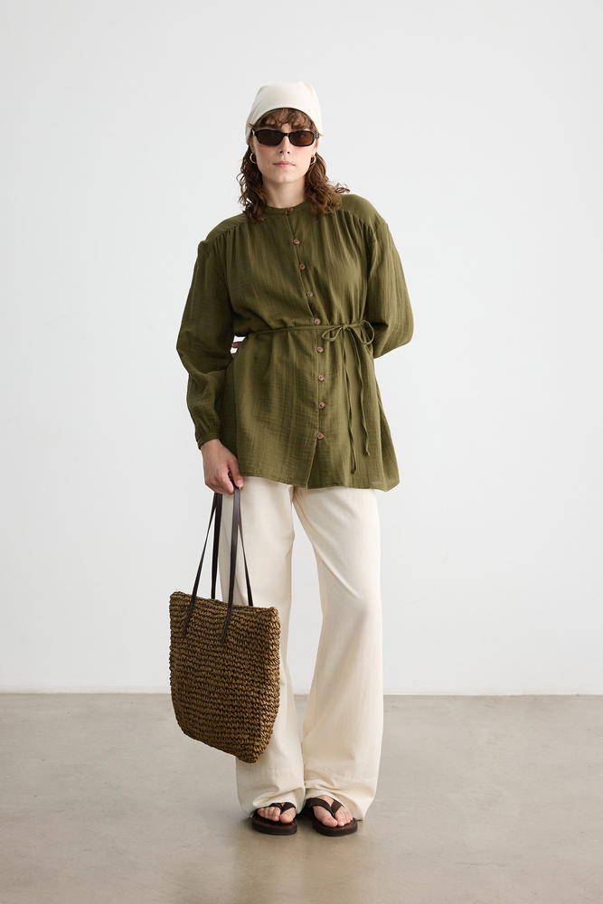 BE BLUE - ÇİMEN AHŞAP DÜĞMELİ MÜSLİN GÖMLEK