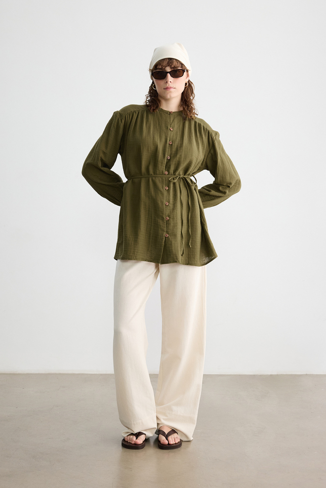 BE BLUE - ÇİMEN AHŞAP DÜĞMELİ MÜSLİN GÖMLEK