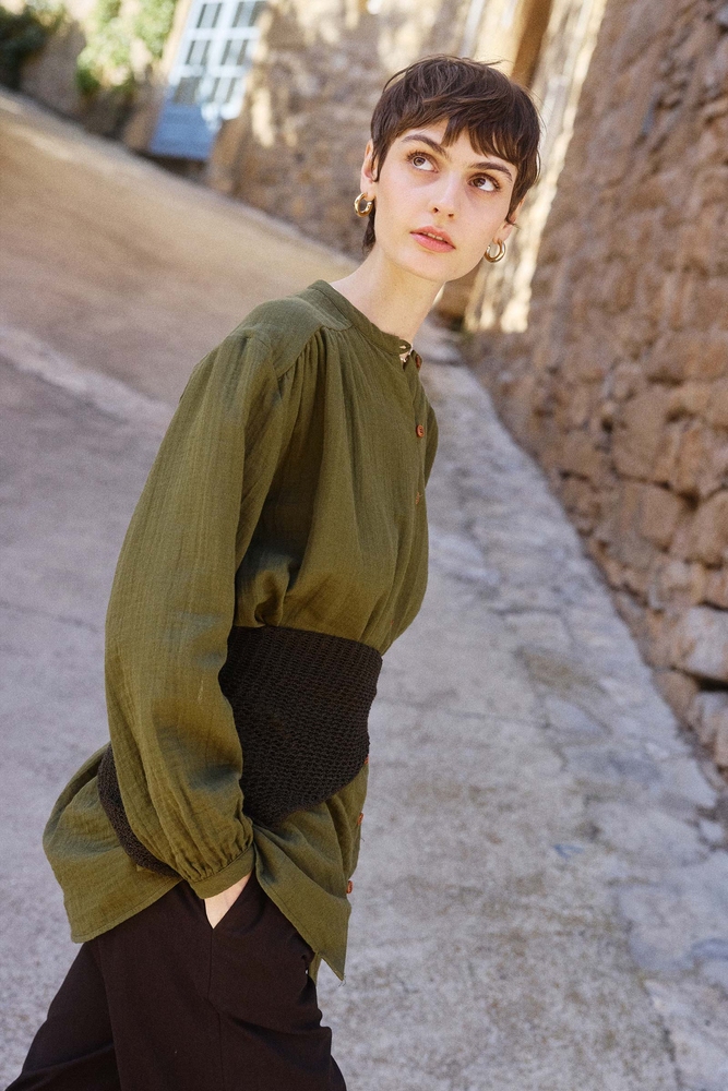 BE BLUE - ÇİMEN AHŞAP DÜĞMELİ MÜSLİN GÖMLEK