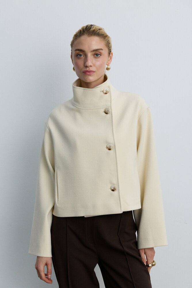 BE BLUE - EKRU DİK YAKA KISA KABAN