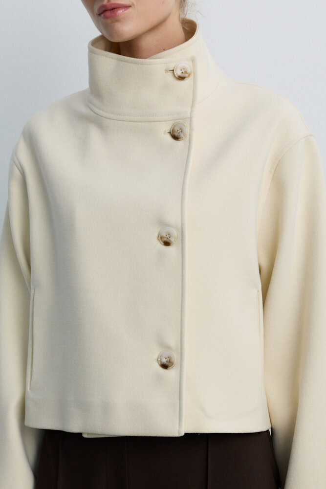 BE BLUE - EKRU DİK YAKA KISA KABAN