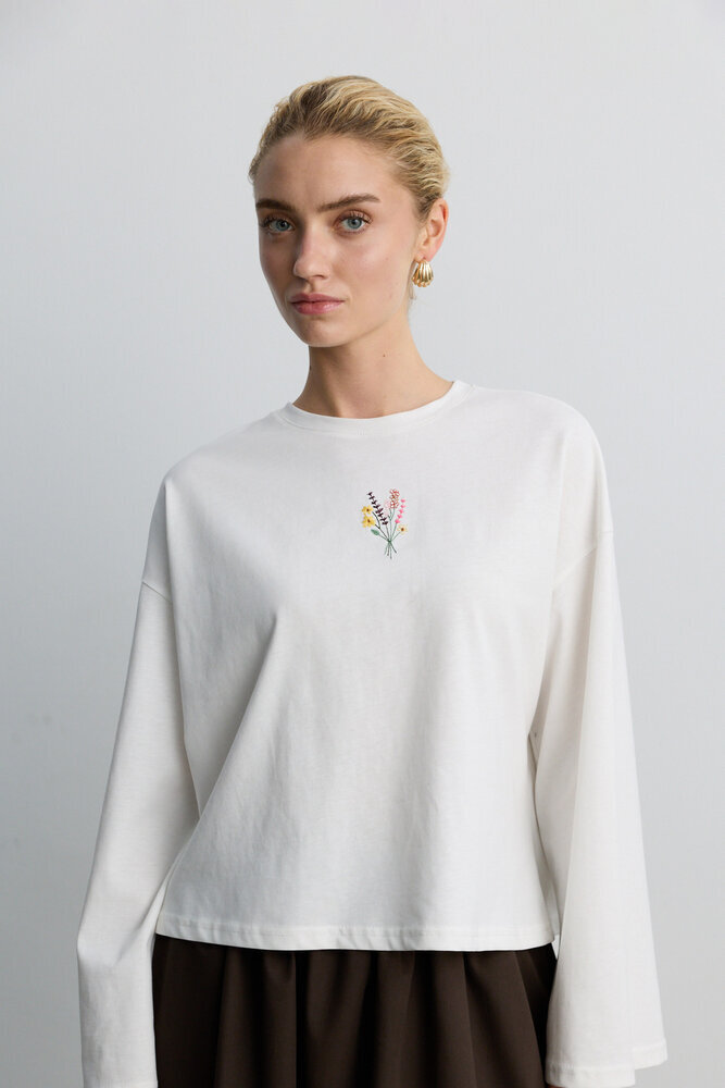 BE BLUE - EKRU UZUN KOLLU NAKIŞLI T-SHIRT