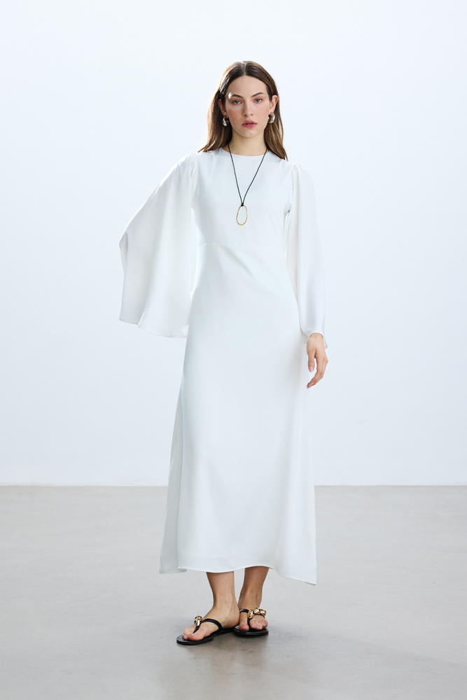 BE BLUE - EKRU KOLU VOLANLI ROMANTİK SATEN ELBİSE