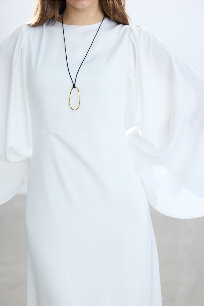 BE BLUE - EKRU KOLU VOLANLI ROMANTİK SATEN ELBİSE