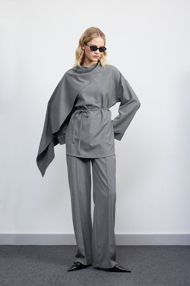 BE BLUE - GRİ FULAR DETAYLI BLUZ