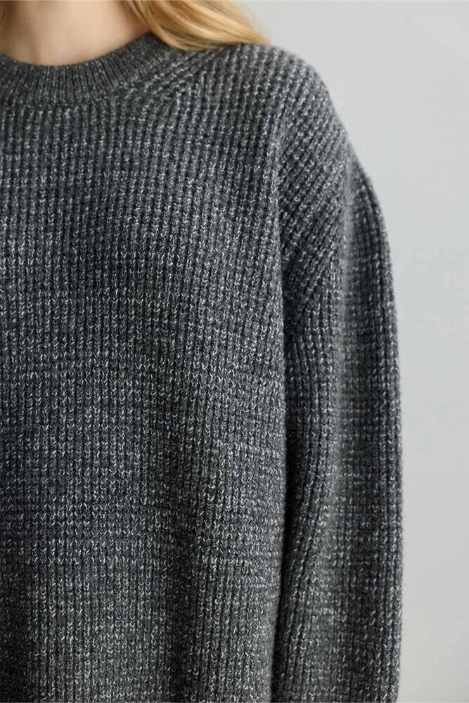 BE BLUE - GRİ MELANJ GÖRÜNÜMLÜ OVERSIZE KAZAK