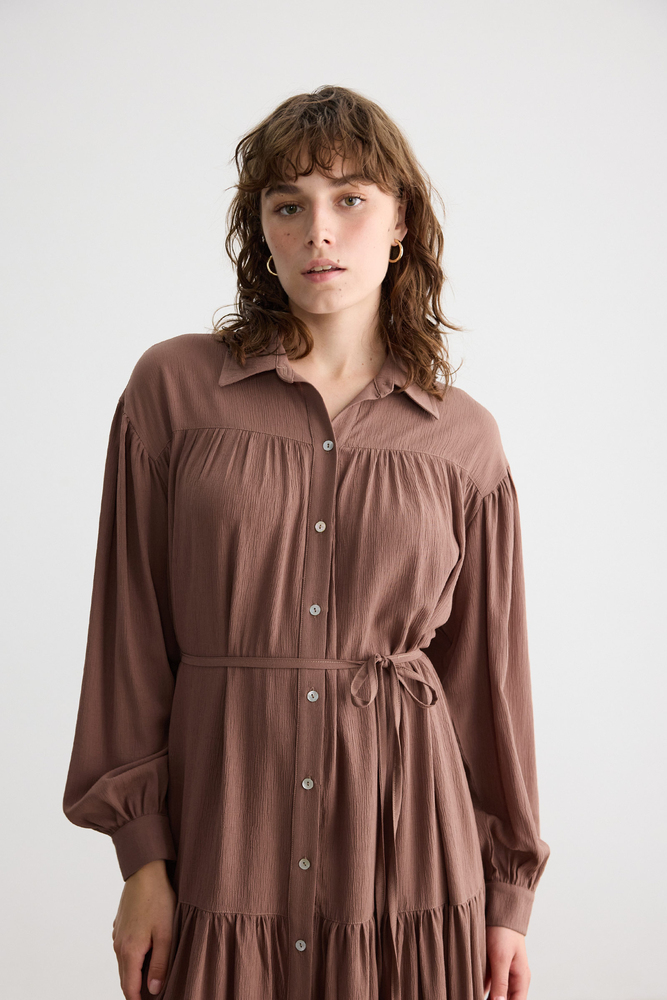 BE BLUE - GÜLKURUSU SEDEF DÜĞMELİ KRİNKIL ELBİSE