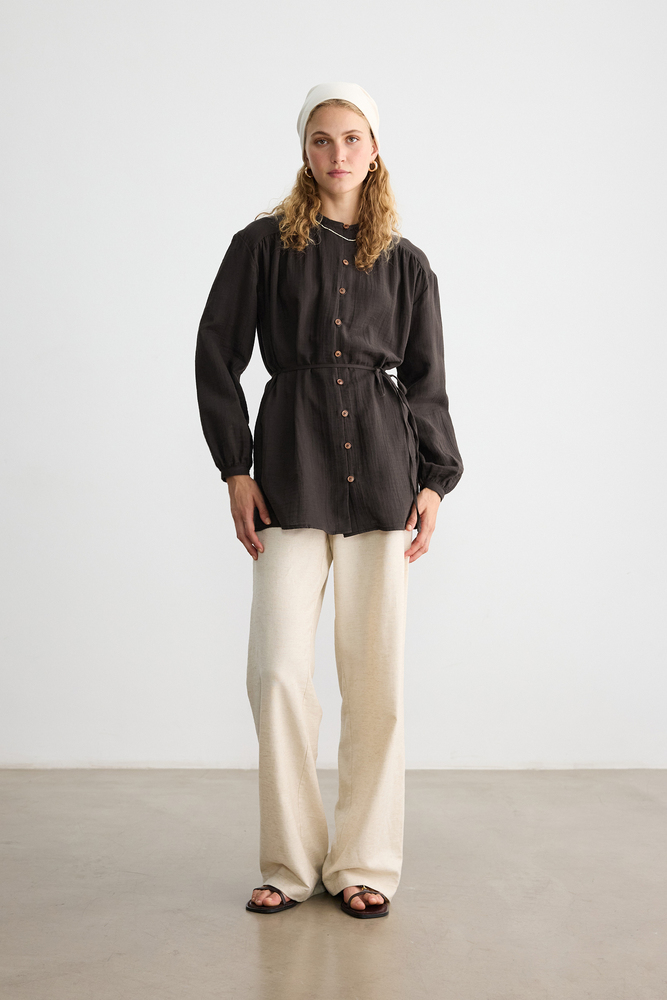 BE BLUE - KAHVERENGİ AHŞAP DÜĞMELİ MÜSLİN GÖMLEK