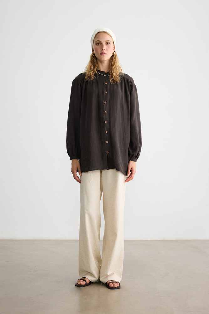 BE BLUE - KAHVERENGİ AHŞAP DÜĞMELİ MÜSLİN GÖMLEK
