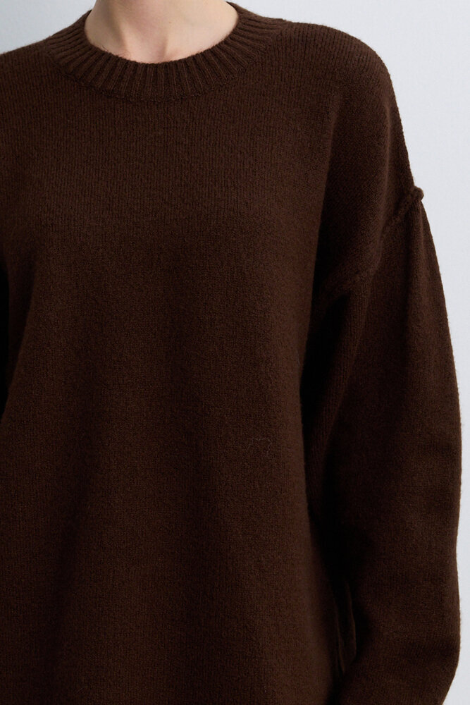 BE BLUE - KAHVERENGİ DİKİŞ DETAYLI TRİKO KAZAK