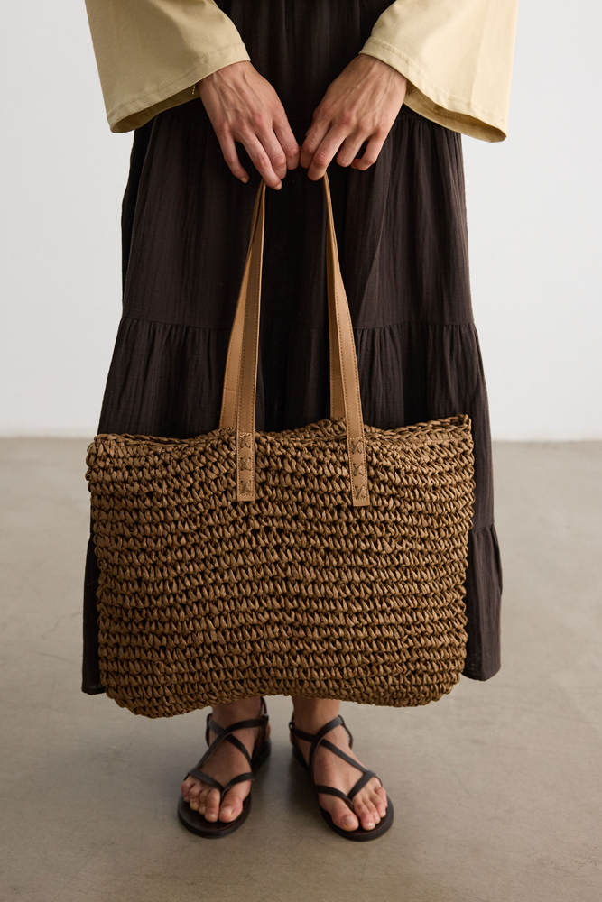 BE BLUE - KAHVERENGİ DERİ SAPLI HASIR ÇANTA