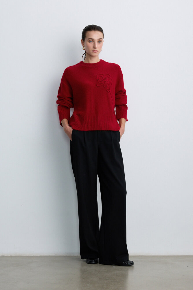 BE BLUE - KIRMIZI ÇİÇEK DETAYLI TRİKO KAZAK