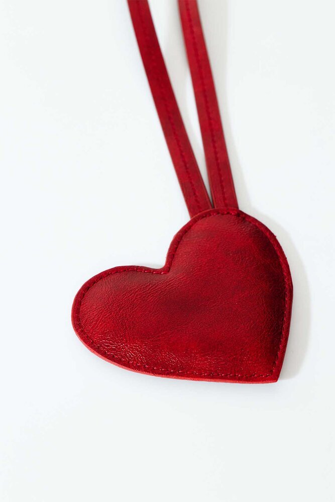 BE BLUE - KIRMIZI KALPLİ CHARM