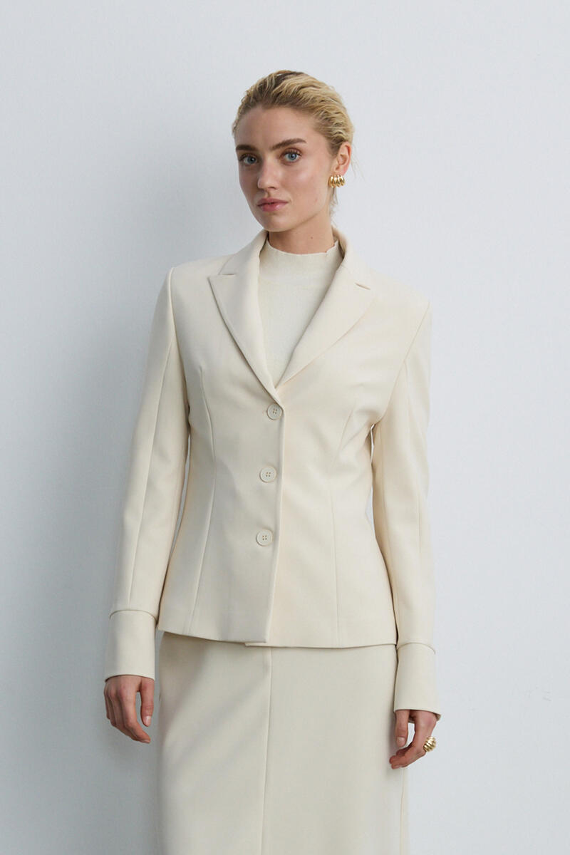 KREM BELE OTURAN BLAZER