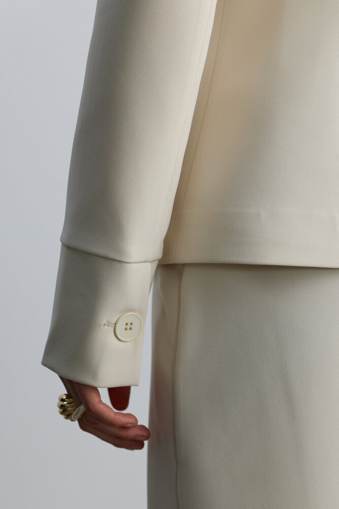 BE BLUE - KREM BELE OTURAN BLAZER