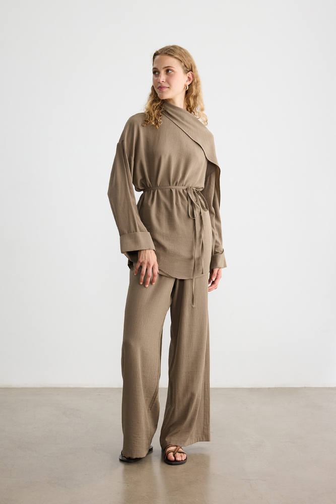 BE BLUE - KÜLLÜ HAKİ BELİ ELASTİK DETAYLI KRİNKIL PANTOLON