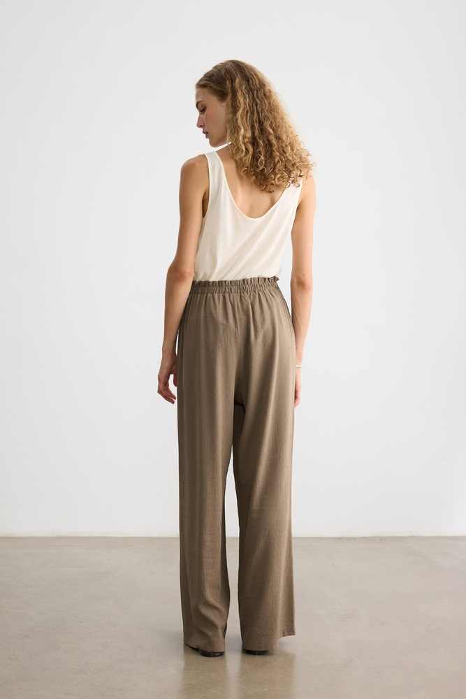 BE BLUE - KÜLLÜ HAKİ BELİ ELASTİK DETAYLI KRİNKIL PANTOLON