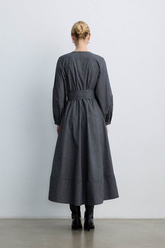 BE BLUE - MİNİMAL EKOSE DESENLİ ELBİSE