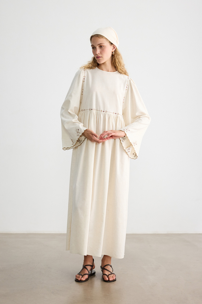 BE BLUE - NATÜREL NAKIŞ DETAYLI PAMUK KETEN ELBİSE