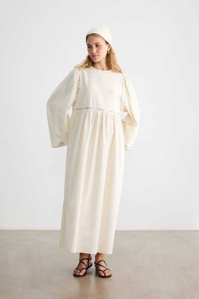 BE BLUE - NATÜREL NAKIŞ DETAYLI PAMUK KETEN ELBİSE