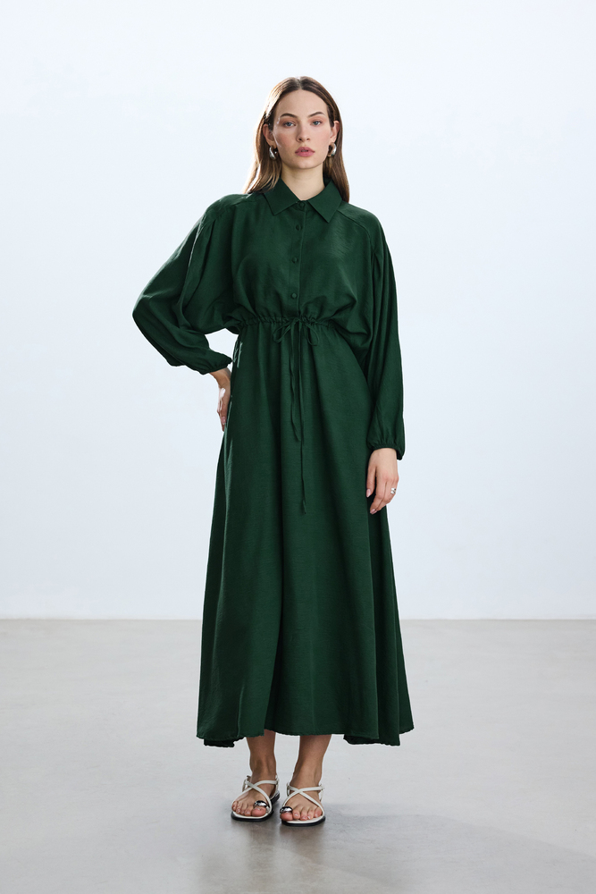 BE BLUE - ORMAN YEŞİLİ BELİ BÜZGÜLÜ ELBİSE