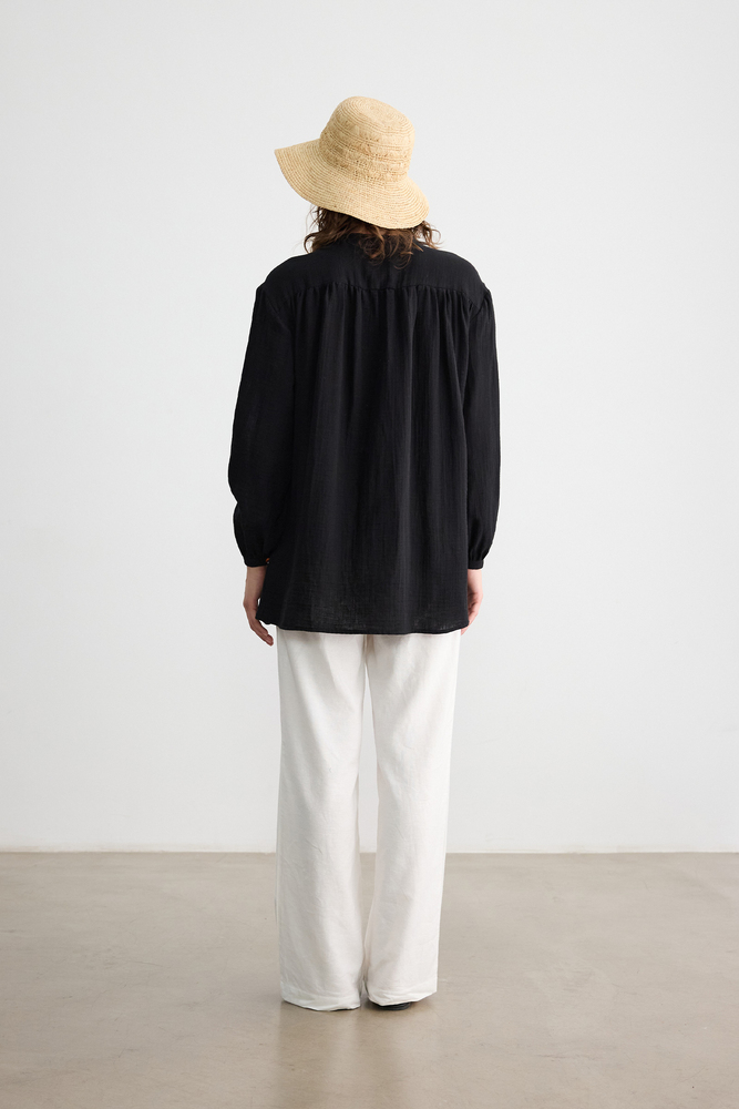 BE BLUE - SİYAH AHŞAP DÜĞMELİ MÜSLİN GÖMLEK