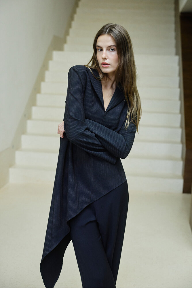 BE BLUE - SİYAH ÇİZGİLİ ASİMETRİK BLUZ