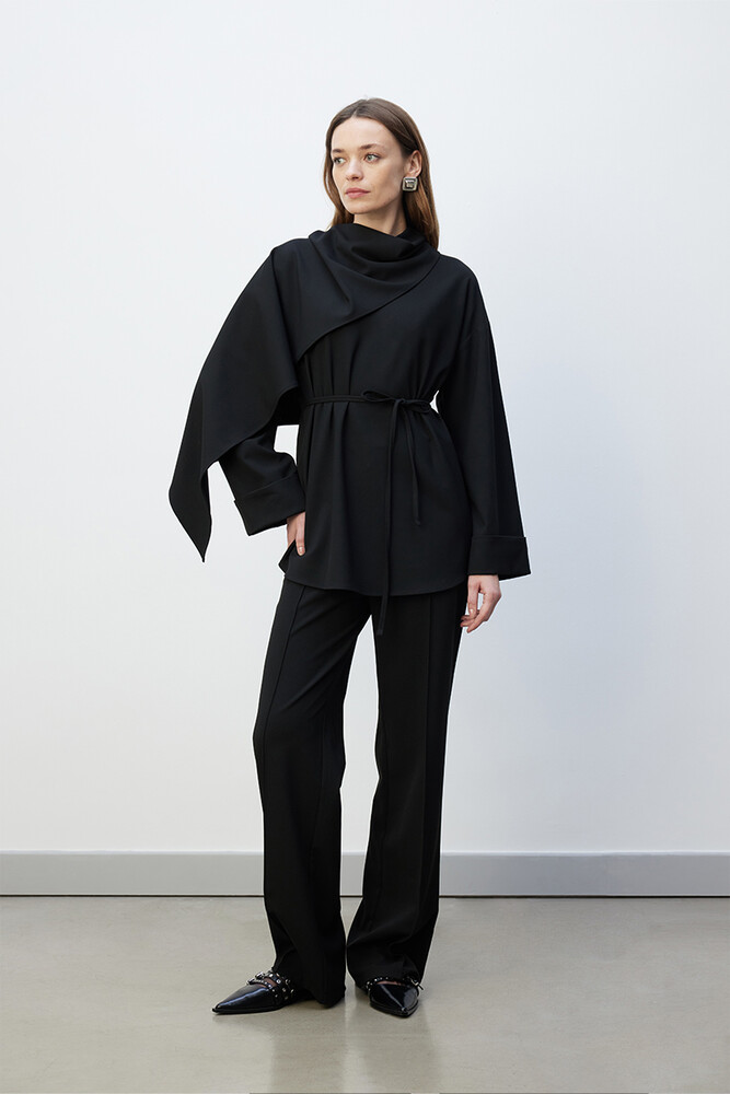 BE BLUE - SİYAH FULAR DETAYLI BLUZ