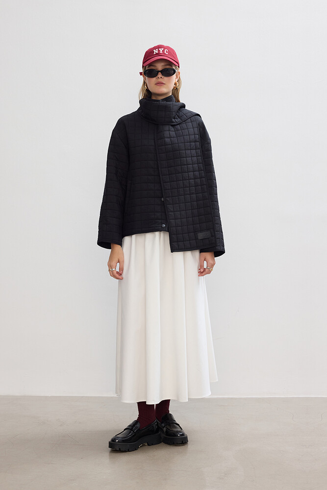 BE BLUE - SİYAH KAPİTONELİ ATKILI MONT