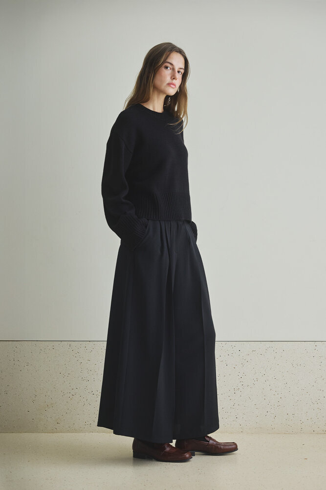 BE BLUE - SİYAH MİNİMAL KISA KAZAK