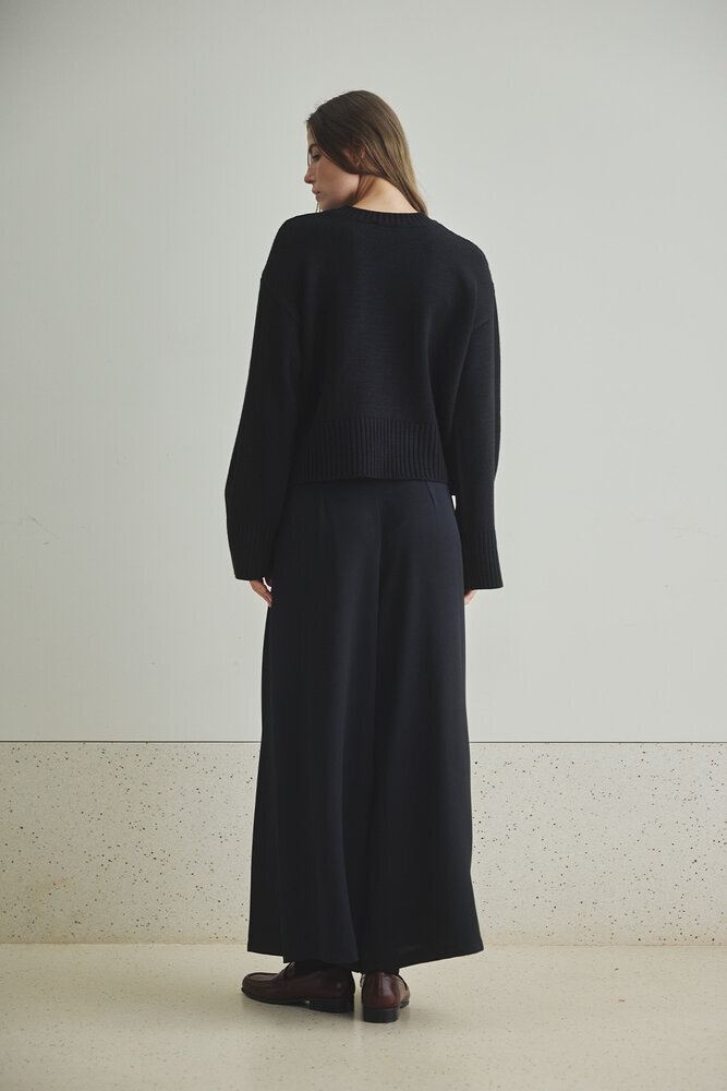 BE BLUE - SİYAH MİNİMAL KISA KAZAK