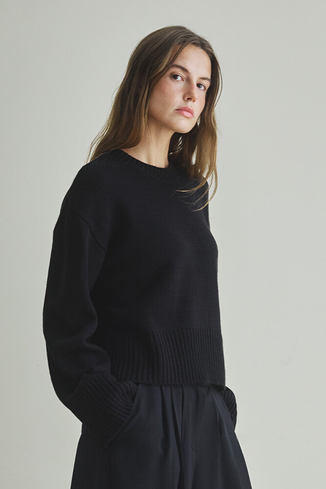 BE BLUE - SİYAH MİNİMAL KISA KAZAK