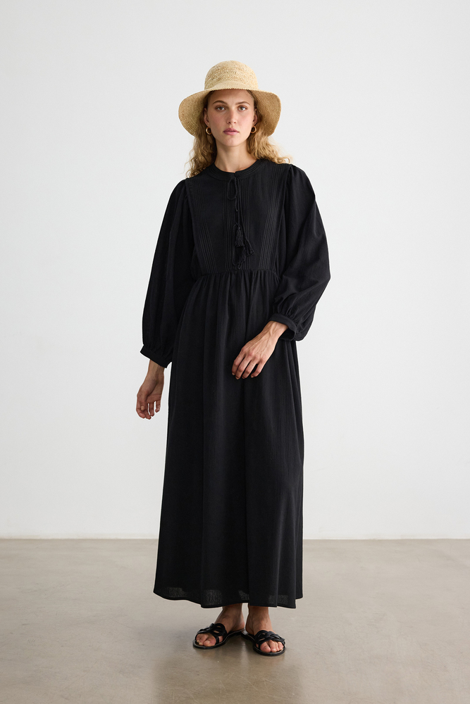 BE BLUE - SİYAH NAKIŞ DETAYLI DOKULU ELBİSE