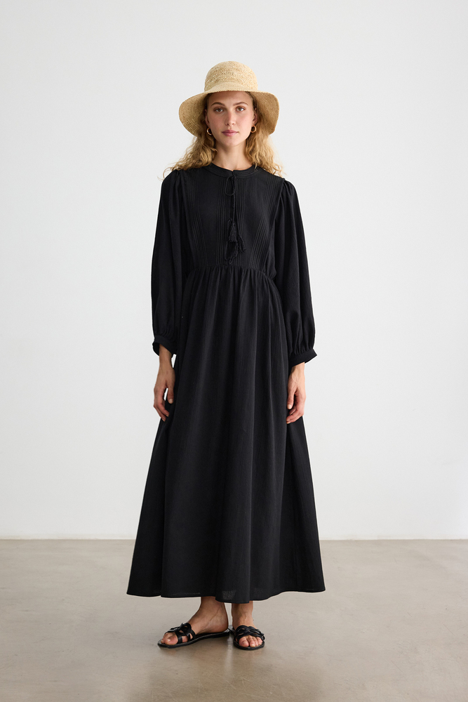 BE BLUE - SİYAH NAKIŞ DETAYLI DOKULU ELBİSE