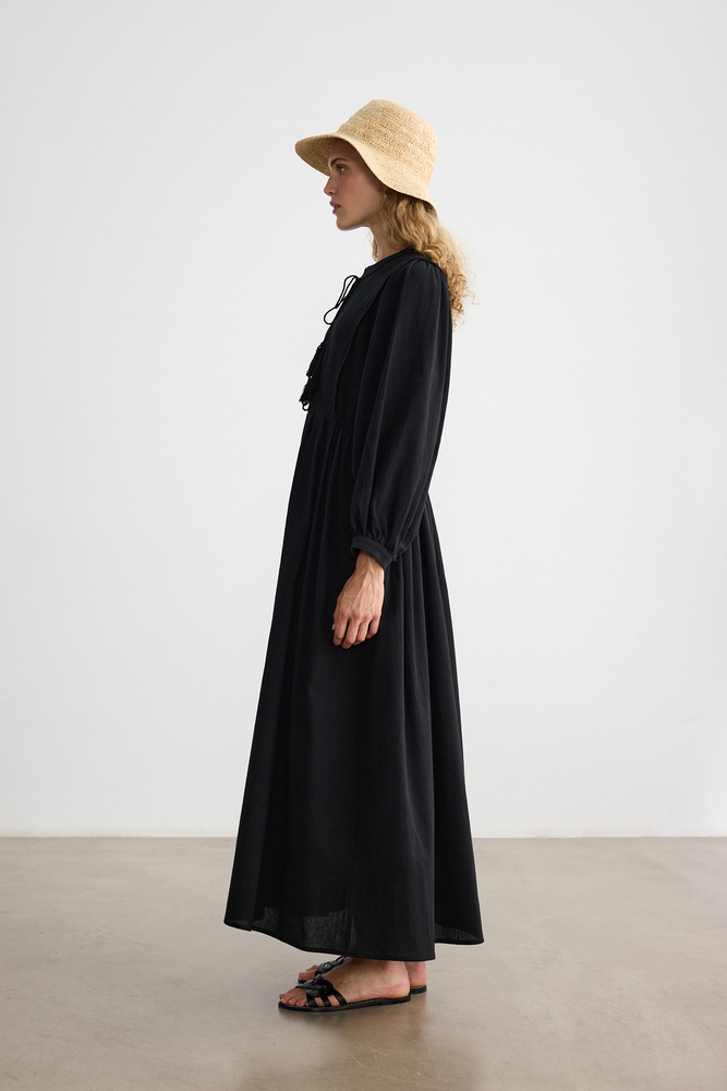 BE BLUE - SİYAH NAKIŞ DETAYLI DOKULU ELBİSE