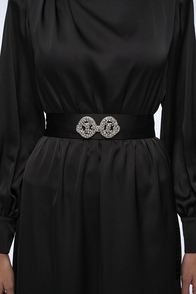 BE BLUE - SİYAH TAŞLI SATEN ELBİSE