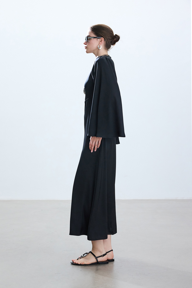 BE BLUE - SİYAH KOLU VOLANLI ROMANTİK SATEN ELBİSE