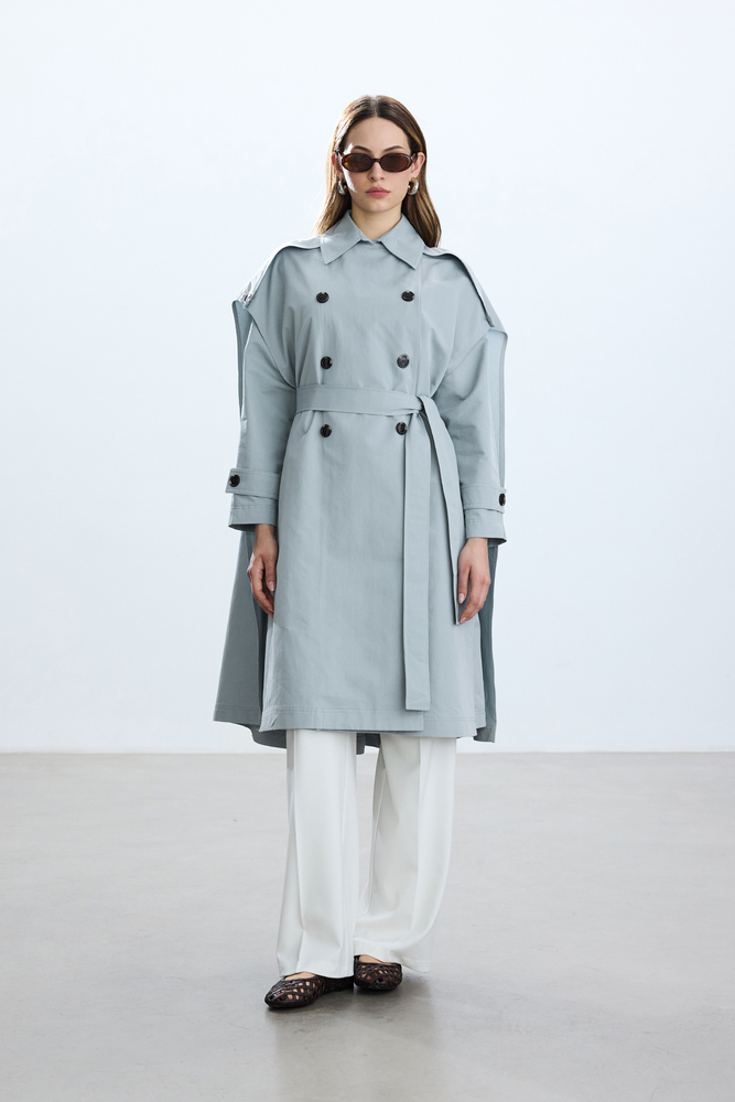 BE BLUE - TOZLU MAVİ UZUN PELERİNLİ TRENÇKOT